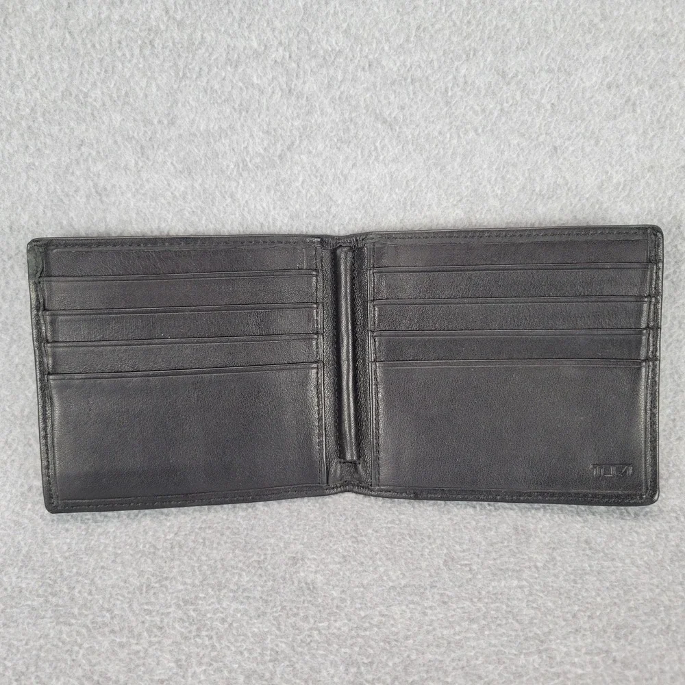 Tumi Mens Black Leather Bifold Wallet 8 Card Slots Slim‎ Professional Accessory